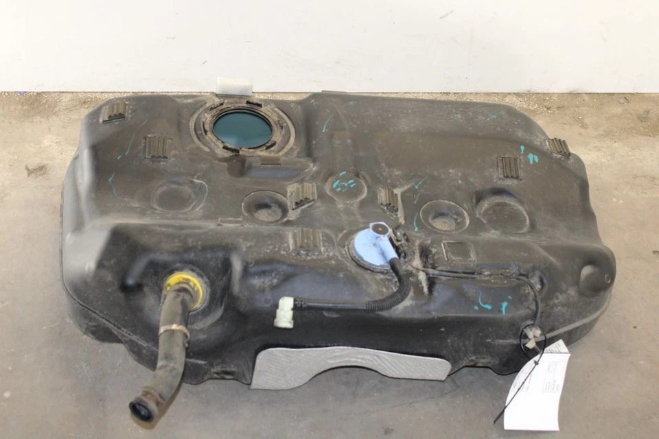 Kia Optima LX 2016-2020 2,4 L tanque de gasolina 18,5 galones estadounidenses 31150-D5500 OEM Foto 3 de 4