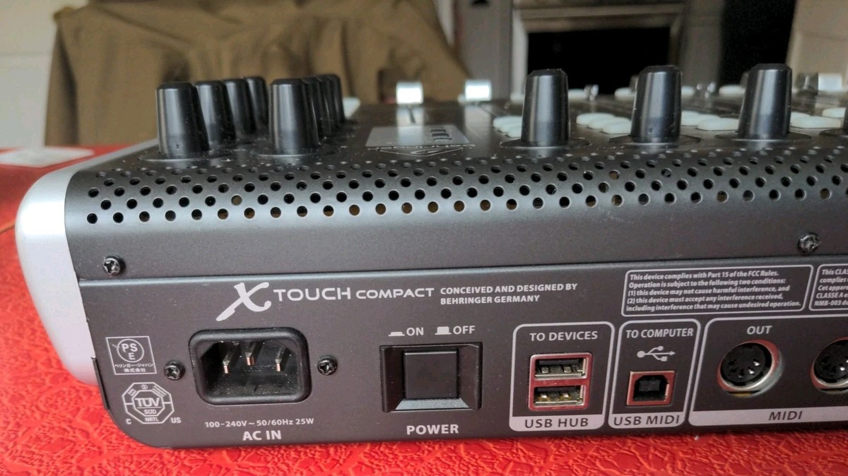 Behringer X-Touch Compact Universal Control Surface Music