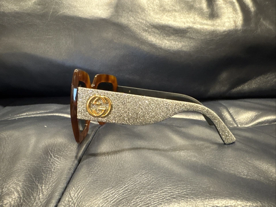 Gafas de sol cuadradas de gran tamaño Gucci para mujer marco marrón brillo plata brazos Foto 2 de 4