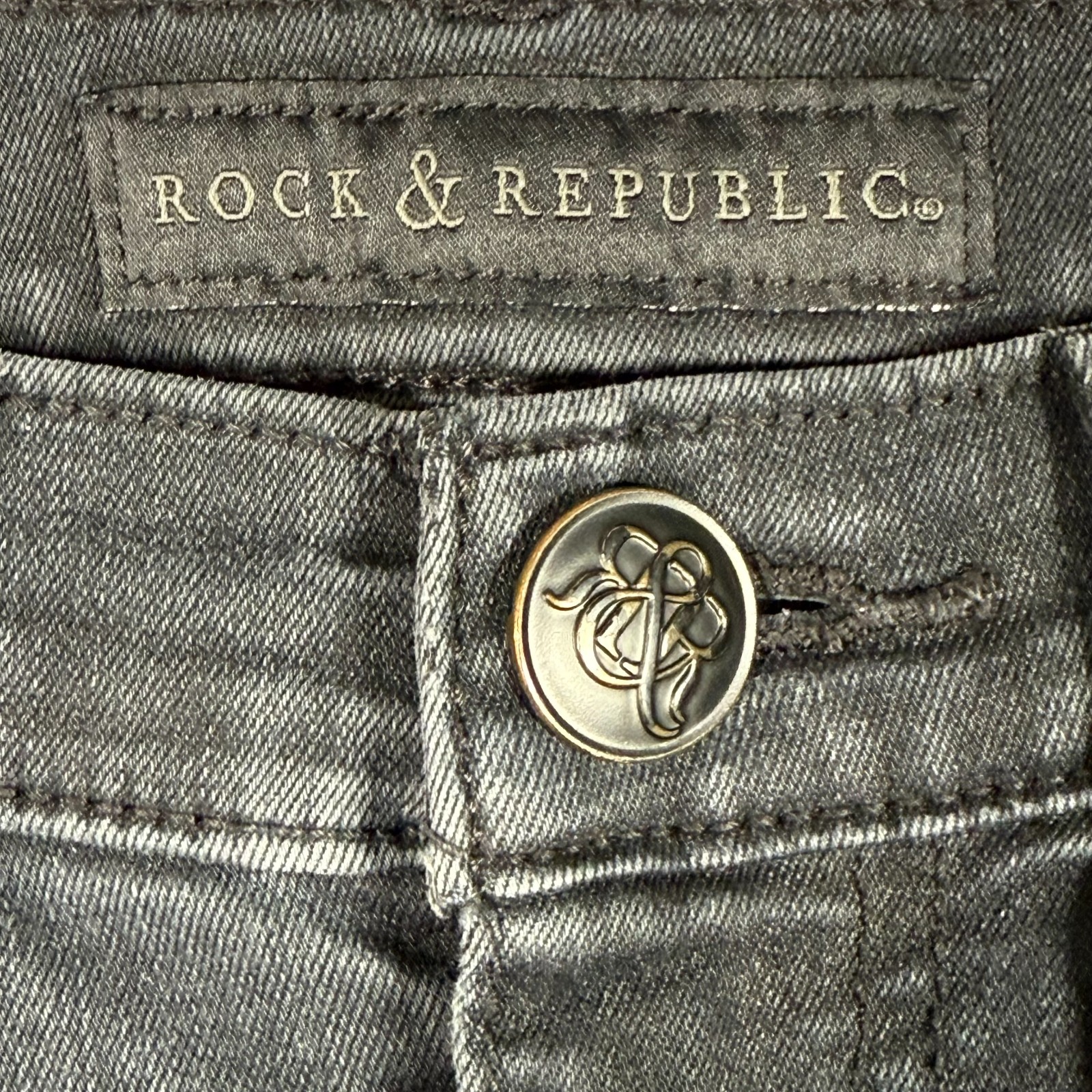 ROCK & REPUBLIC - Women Black Distressed Ripped Size 2 26x30 Rise 7.5"