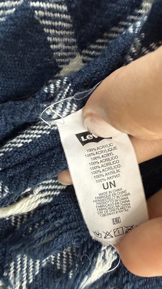 Bufanda Levi's talla única azul marino blanco a cuadros flecos manta mantón envolvente Foto 3 de 4