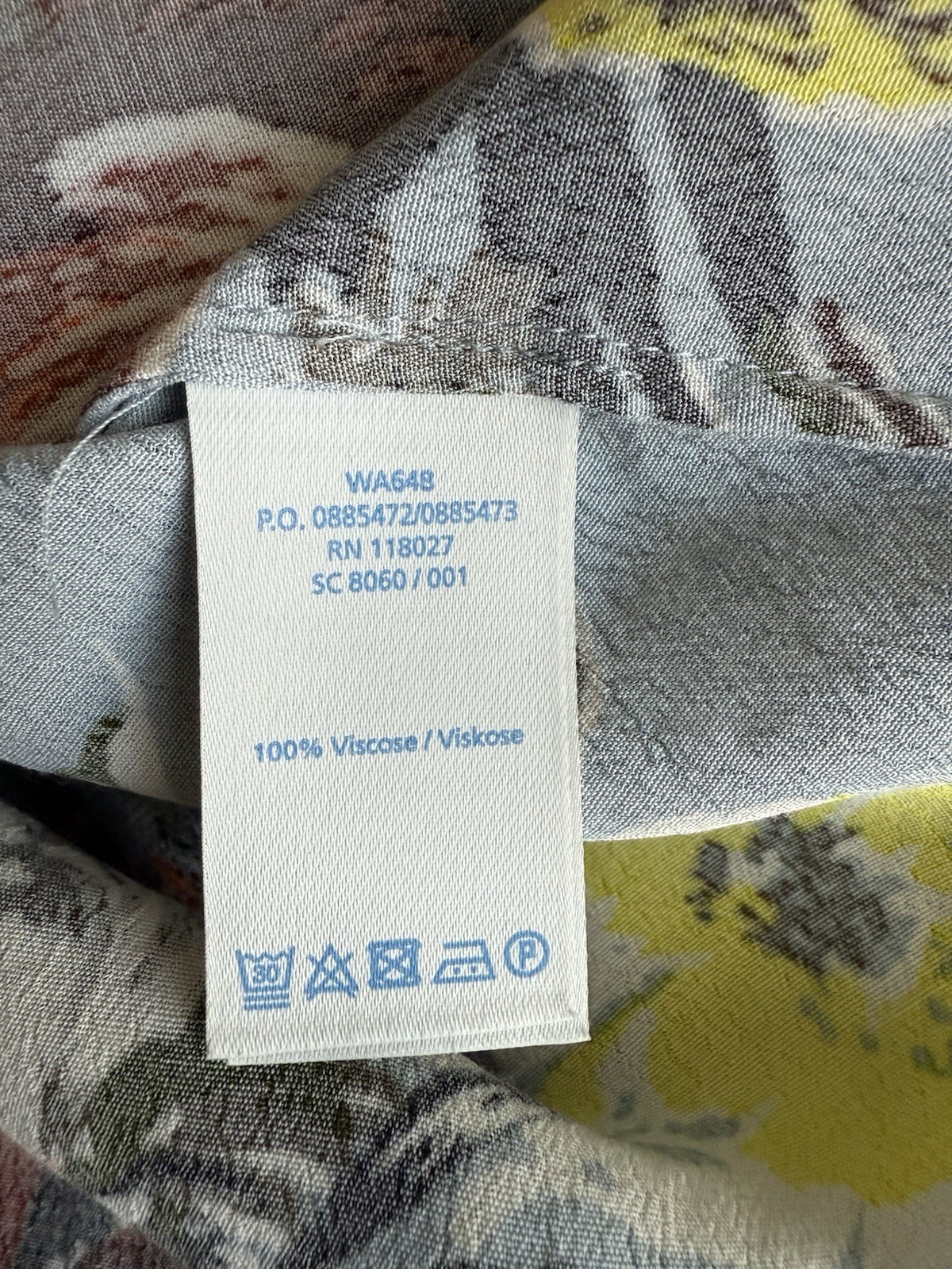 Boden Blue Floral Long Sleeve Blouse Size 8 Buttons on the Back Cottage Romantic