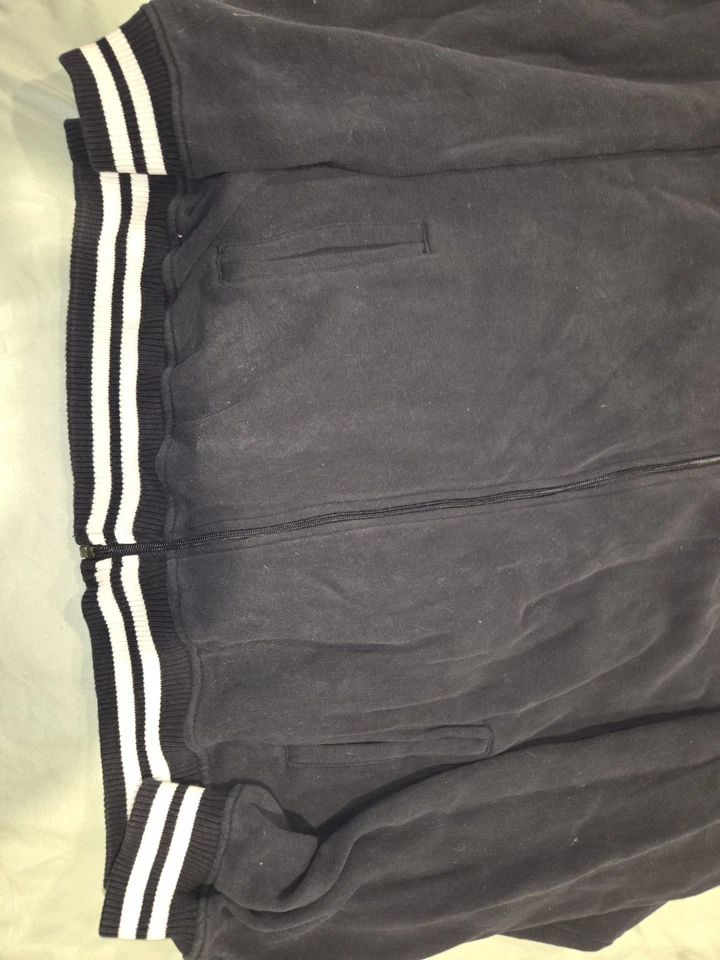 navy blue Tacoma Rainiers men's jacket with a red and white "R" logo Size XL - Image 4 of 4