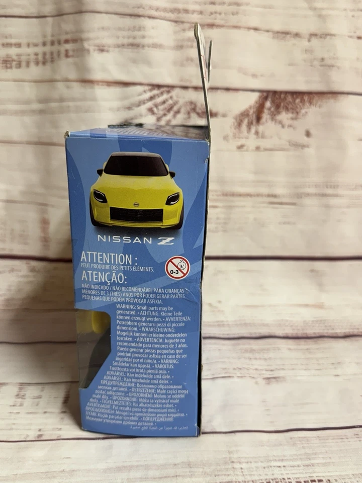 Hot Wheels 1:64 Scale Nissan Z, Battery-Powered RC Car for On- or Off-Track Play - Image 4 of 4