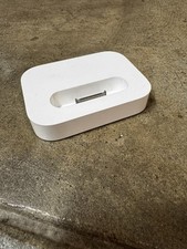 Apple iPod Charging Cradle Dock with Audio Line Out White 30-Pin 2005