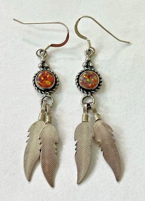 Vintage Sterlingsilber mit FEUEROPAL baumelnde Feder Southwestern-Stil Haken Ohrringe