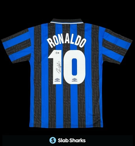 CRISTIANO RONALDO SIGNED AUTO UMBRO SOCCER JERSEY BECKETT BAS STICKER