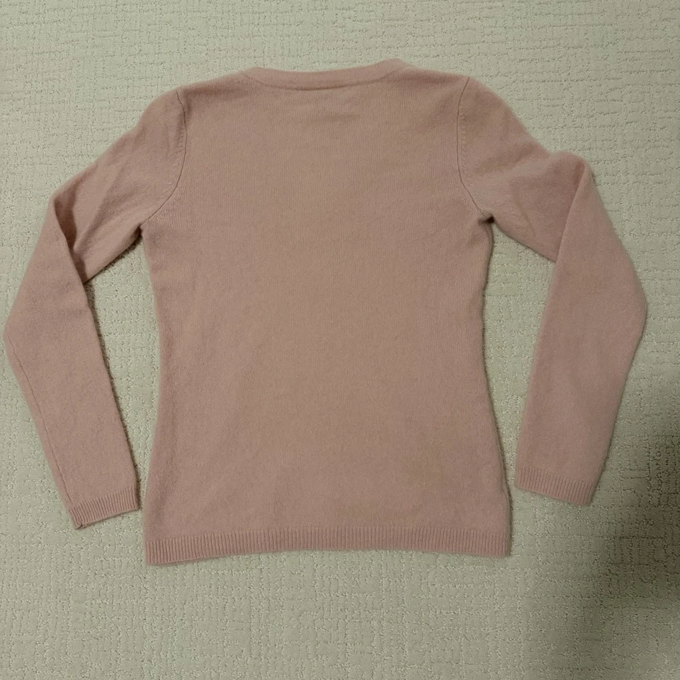 Suéter Ann Taylor 100% Cachemira Rosa Suave Cuello en V SUAVE Lujo Preppy Foto 3 de 4