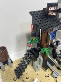 LEGO Bandit's Secret Hideout 6761 Western Complete Set Minifigures Horses