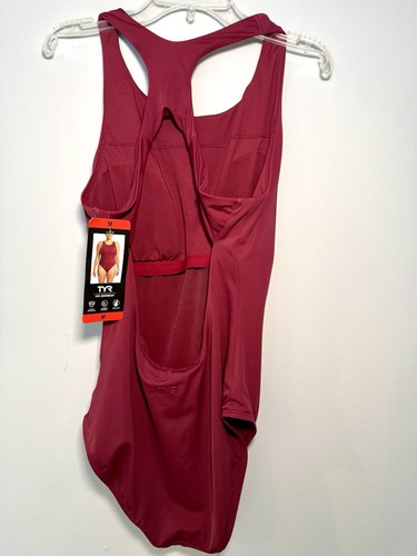 Nuevo con etiquetas Traje de baño para mujer Tyr granate rojo borgoña de una pieza espalda deportiva mediano - Imagen 4 de 10