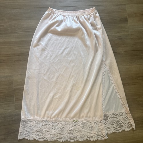 VINTAGE BODY LITES J.C. PENNEY PINK HALF SLIP LACE HEM SLIT WET SILKY SIZE S USA - Picture 2 of 14