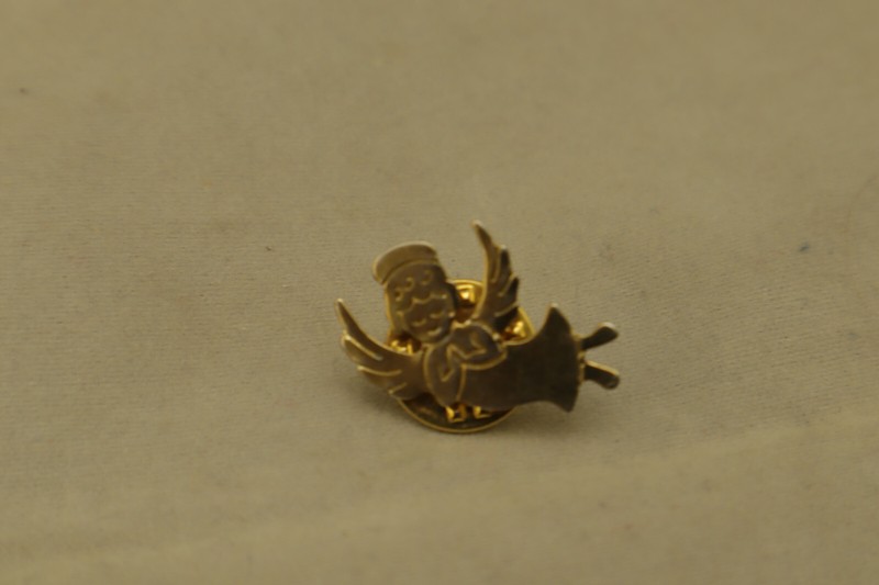 Happy Praying Flying Guardian Angel Flat Gold Metal Christian Lapel Pin