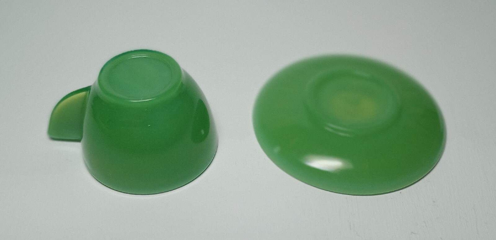 Vintage Akro Agate Green Glass Childs Coffee pot with Lid & Cup and