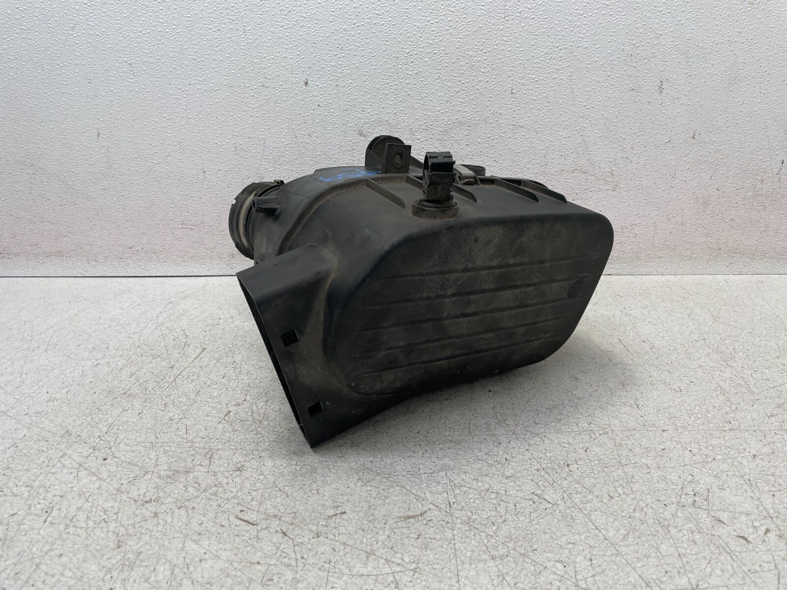 14-17 Maserati Quattroporte S 3.0L Left Air Intake Cleaner Filter Box 1359 OEM