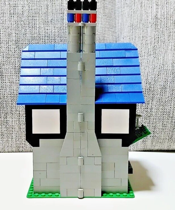 LEGO VINTAGE SET 3739 BLACKSMITH SHOP UNBOXED WITHOUT INSTRUCTIONS - Image 3 of 4