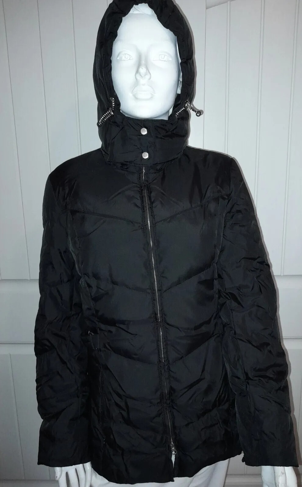 Tommy Hilfiger ladies black down jacket with hood Excellent! Size medium image 3