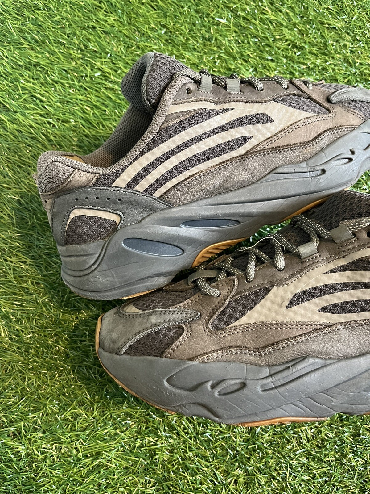 yeezy boost 700 v2 eg6860