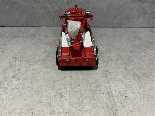 First Gear 1952 GMC Heavy Duty Wrecker Hubbard Auto Center 1:34 Scale Diecast - Picture 5 of 6