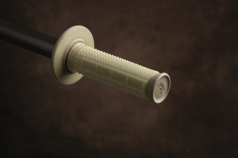Poignées demi-gaufres renforcées double couche Renthal à grip anti-vibration noir