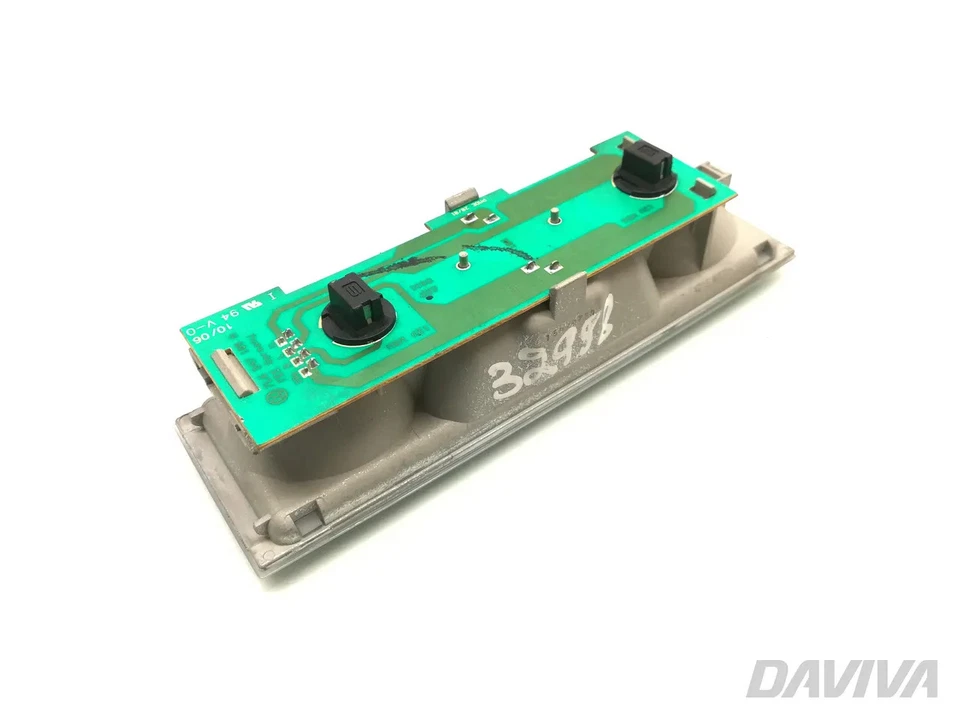 VW Touareg Lampe de lecture sur le toit avant Devant Centre Haut 2007 SUV 4/5dr - Photo 3/4