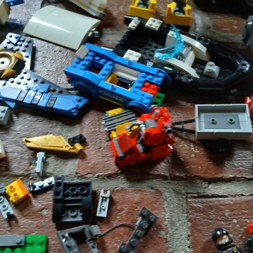 BIG LOT OF LEGO MINIFIGURES/ROBOT/VEHICLES PARTS & ACCESSORIES (2lbs 10oz) IUC - Picture 10 of 23
