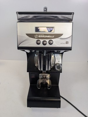 Nuova Simonelli Mythos One kommerzielles Mahlwerk voll funktionsfähig