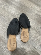 U Dot Shoes Made In Japan CowHide Fur Slipper. Size 4 Flats Mules RARE Designer