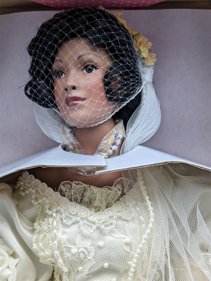 Muñeca de porcelana Patricia Rose Paradise Galleries Eboni Bridal Beauties 17" Foto 4 de 4
