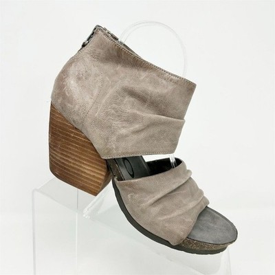 OTBT Patchouli Ruched Gray Leather Back Zipper Heeled Sandals Size 9M Open Toe
