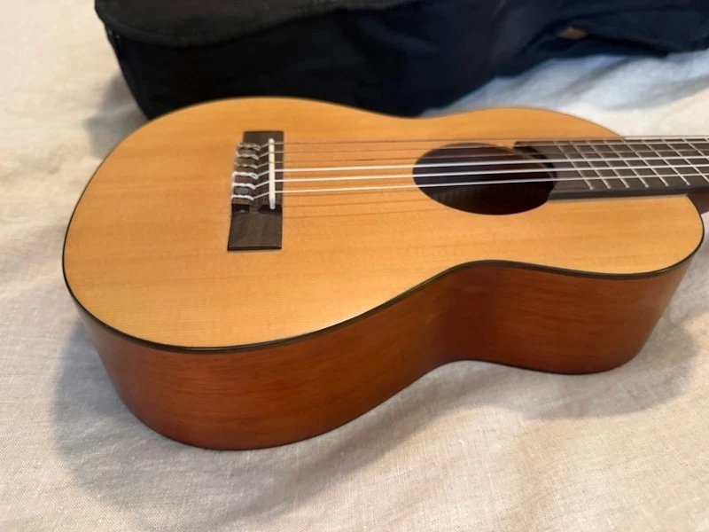 Ukelele tenor Córdoba 15TM caoba - natural Foto 3 de 4