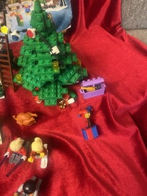 LEGO Winter Village Toy Shop 10199 Near Complete W Extras! Santa Escalator Campr