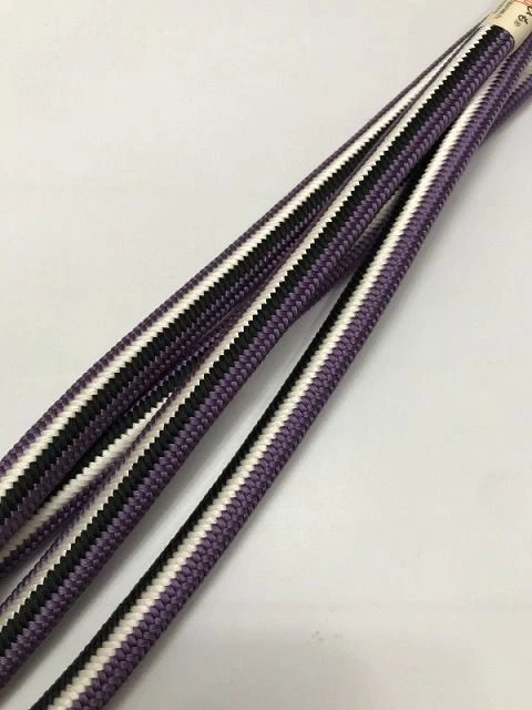 Nuevo Conjunto Redondo Obi-jime Pura Seda con Estampado Rayas Blanco Morado y Negro Foto 4 de 4