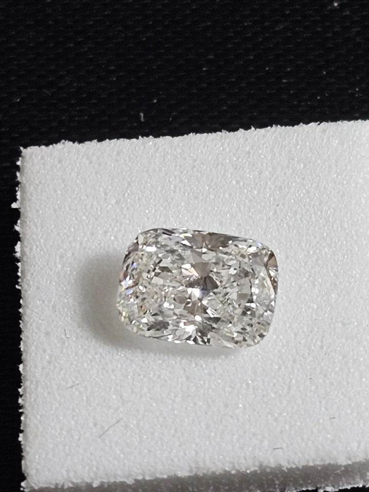 Выращенный в лаборатории бриллиант огранки CUSHION 0,97 карата сертифицированный IGI Lab llA цвет E чистота VS1 - Изображение 3 из 4