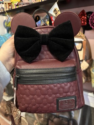 Loungefly Tasche lila und schwarz Schleife