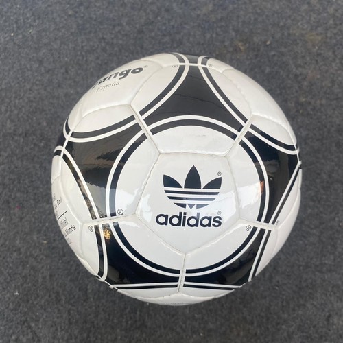 Tango Espana World Cup football 1982 Spain Official Match Ball Size 5 UK Seller - Picture 2 of 4