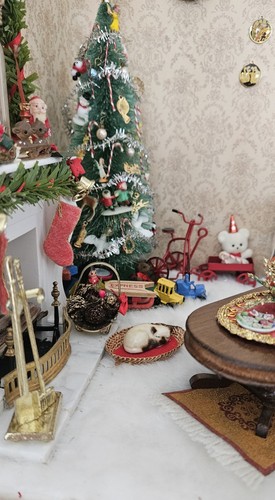Grande diorama natalizio vintage espositore soggiorno. Giocattoli per camino ad albero. Fatto a mano. - Foto 8 di 18
