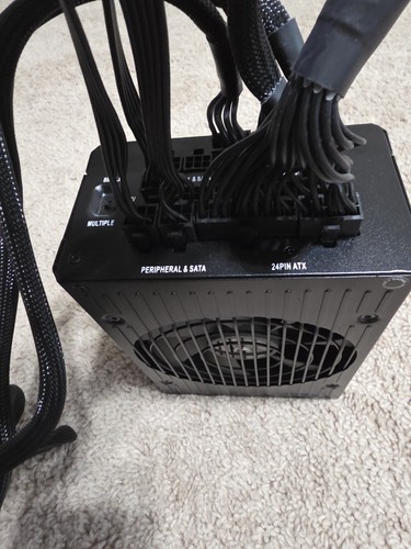 Corsair HX1200 1200W 80+ Platinum w pełni modułowy zasilacz z kablami - Zdjęcie 8 z 13