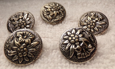 VTG 1950'S SET 5 SILVER PRESSED OPEN SPRING LILY FLORAL LOOP SHANK METAL BUTTONS
