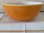 Vintage PYREX- 4 QT #404 Daisy Orange Mixing Bowl EUC 1960’s