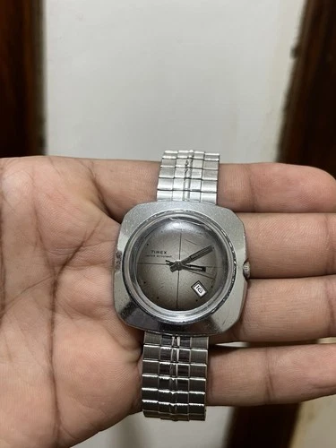 Vintage 1976 Timex Marlin Mechanical  (Works Great)