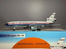 Inflight200 House Colors McDonnell Douglas DC-10-10 N1338U w/ stand IFDC101338P