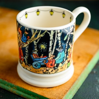 Emma Bridgewater - YEAR IN THE COUNTRY FIREWORKS - 1/2 pt Mug ENGLAND 2022 VG
