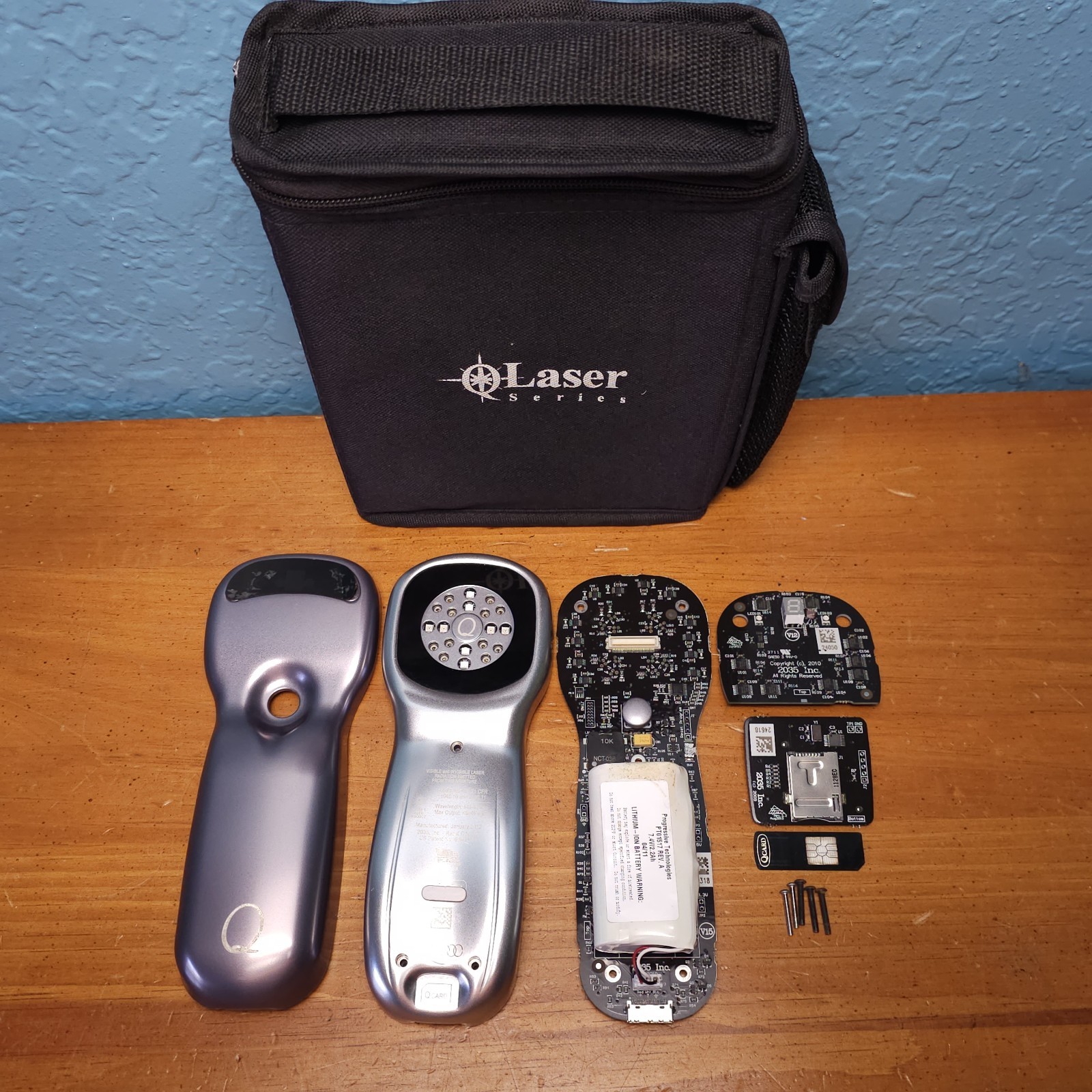 Q1000 Low Level Veterinary Laser w/ Case AS-IS for Parts