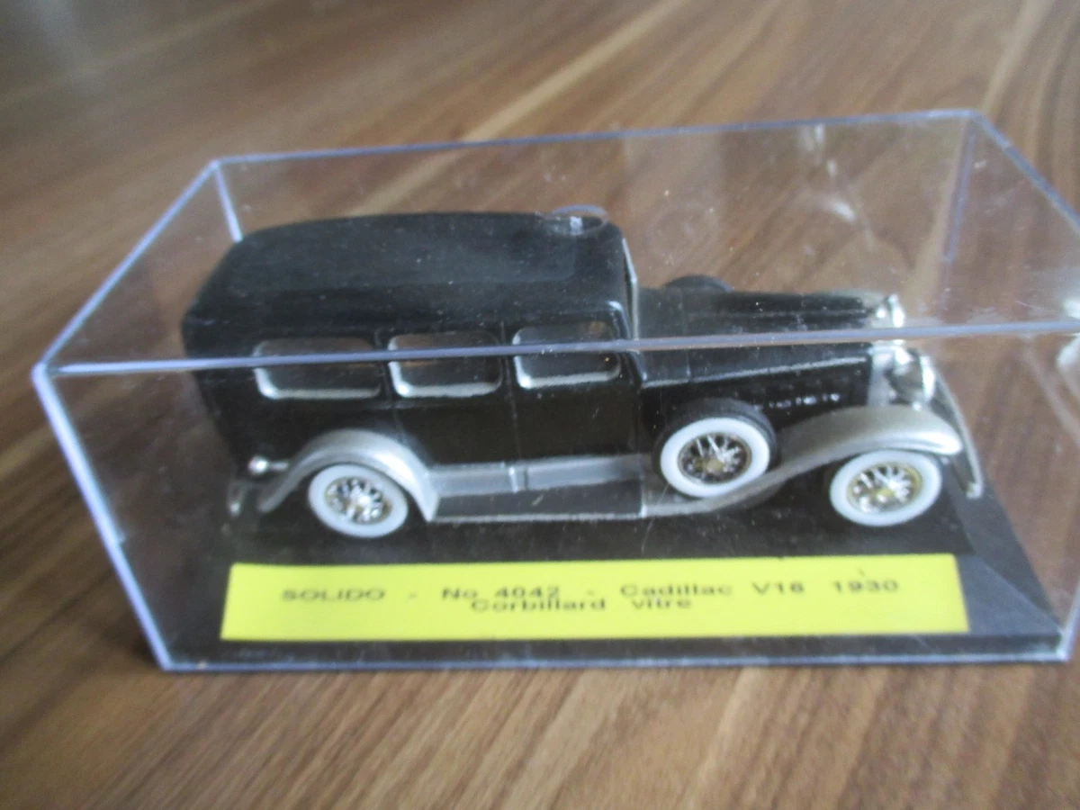 Cadillac Corbillard hearse sur base Corgi Toys 437 Code 3