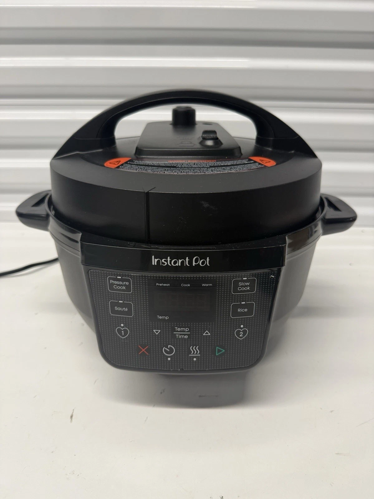 Instant Pot Electric Pressure Cooker 7.5 Quarts 7 In 1 Black DUPC801BK **EUC