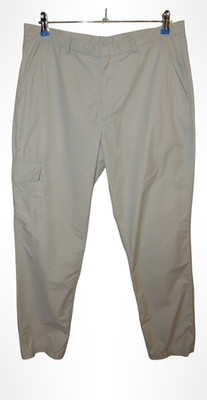 BALLY lightweight trousers with a cargo pocket. Size D50, UK40, USA40, F/IT 50