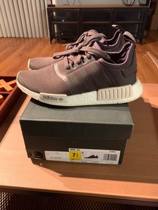 nmd r1 white purple