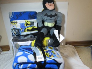 Batman Twin Comforter Plush Blanket Batman Figurine Pillow Twin