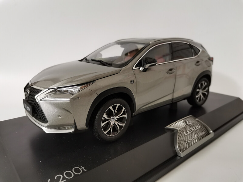 ミニカー LEXUS NX200t 1/18 Toyota Lexus NX 200T NX200T Diecast Model Car SUV kids