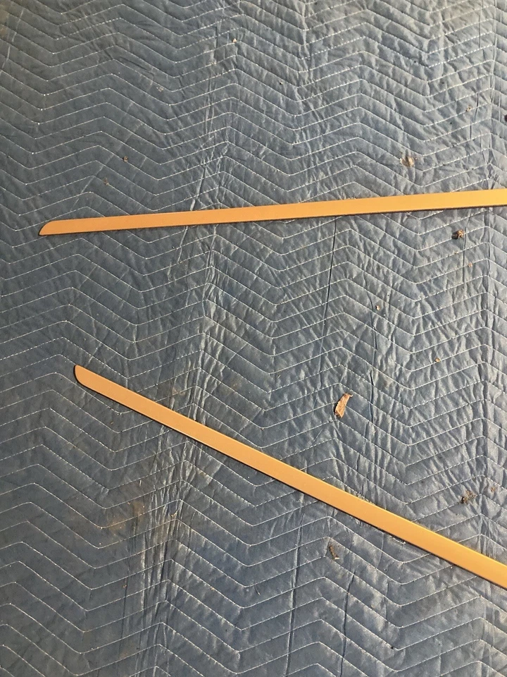 Par de molduras de azafrán 98-00 Volvo Quarter Panel Revelar OEM V70 V70R S70 #239M Foto 4 de 4